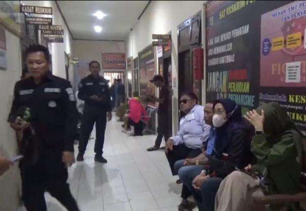 Oknum Guru Ponpes di Lampung Utara Ditangkap Diduga Cabuli 5 Santriwati Oknum Guru Ponpes di Lampung Utara Ditangkap Diduga Cabuli 5 Santriwati