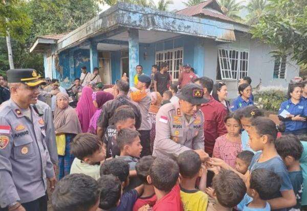 Anak-Anak Korban Gempa NTT di Ende Diberikan Trauma Healing, Diajak Kembali Ceria Anak-Anak Korban Gempa NTT di Ende Diberikan Trauma Healing, Diajak Kembali Ceria