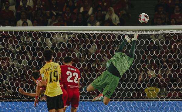 Media Vietnam Soroti Ketangguhan Maarten Paes saat Timnas Indonesia Hadapi Malaysia Media Vietnam Soroti Ketangguhan Maarten Paes saat Timnas Indonesia Hadapi Malaysia