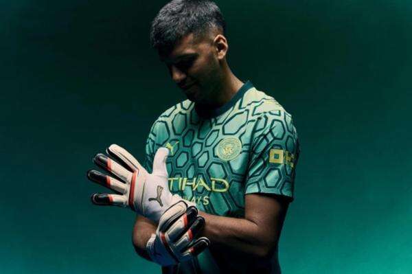 Man City Resmi Datangkan Geronimo Rulli untuk Jadi Pelapis Gianluigi Donnarumma Man City Resmi Datangkan Geronimo Rulli untuk Jadi Pelapis Gianluigi Donnarumma