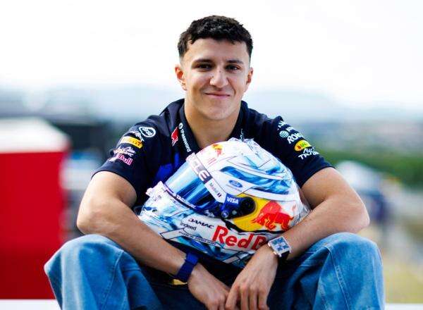 Dengar Saran Marc Marquez, Isack Hadjar Putuskan Absen di F1 GP Italia 2026 Dengar Saran Marc Marquez, Isack Hadjar Putuskan Absen di F1 GP Italia 2026