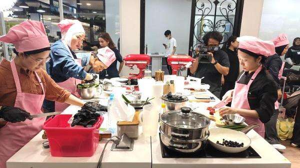 Finalis Lomba Korea-Indonesia Bikin Songpyeon Red Ginger, Perpaduan Kue Beras Korea dan Wedang Ronde Finalis Lomba Korea-Indonesia Bikin Songpyeon Red Ginger, Perpaduan Kue Beras Korea dan Wedang Ronde