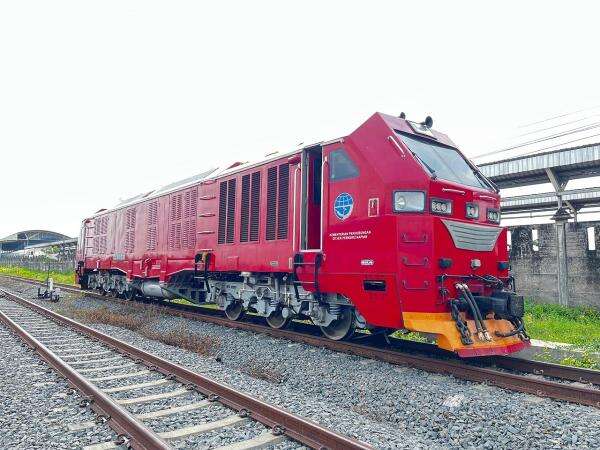 Banjir Rendam Jalur KA Pekalongan, DJKA Siagakan Kereta Penolong Banjir Rendam Jalur KA Pekalongan, DJKA Siagakan Kereta Penolong