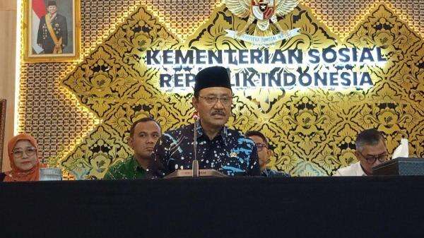 Mensos Tegaskan Anggota DPR Berharta Rp3,5 Miliar yang Masuk Desil 4 Tak Dapat Bansos Mensos Tegaskan Anggota DPR Berharta Rp3,5 Miliar yang Masuk Desil 4 Tak Dapat Bansos