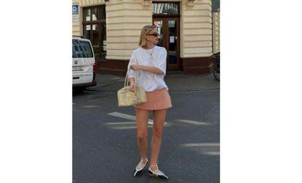 Tren Ballerina Sneakers, Ini 3 Cara Memadukannya agar Gayamu Makin Modis Tren Ballerina Sneakers, Ini 3 Cara Memadukannya agar Gayamu Makin Modis