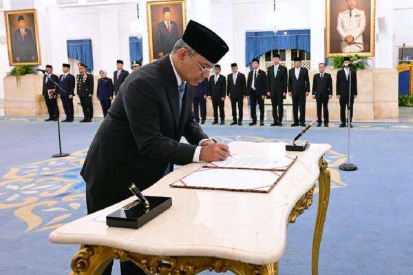 Gibran Ucapkan Selamat Suahasil Jadi Menkeu: Figur Tepat Kelola APBN Lebih Sehat Gibran Ucapkan Selamat Suahasil Jadi Menkeu: Figur Tepat Kelola APBN Lebih Sehat