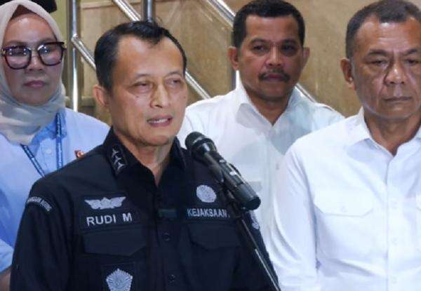 Breaking News: Kejagung Tetapkan 1 Tersangka Baru Kasus TPPU Febrie Adriansyah Breaking News: Kejagung Tetapkan 1 Tersangka Baru Kasus TPPU Febrie Adriansyah