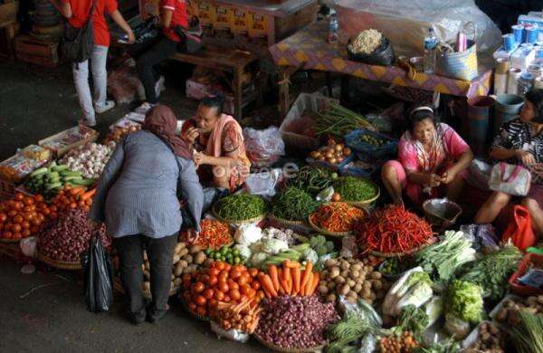 Harga Pangan Hari Ini Serba Naik: Cabai Rp56.100 per Kg, Daging Ayam Rp45.600 Harga Pangan Hari Ini Serba Naik: Cabai Rp56.100 per Kg, Daging Ayam Rp45.600