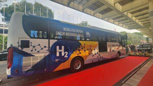 Bus Hidrogen-Diesel Perdana Diluncurkan, Siap Mengaspal di Jalan Bus Hidrogen-Diesel Perdana Diluncurkan, Siap Mengaspal di Jalan