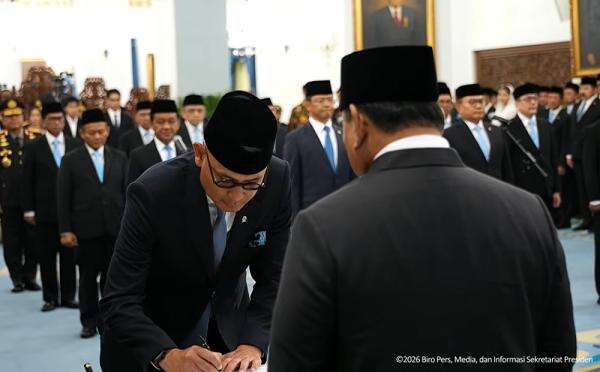 Arrmantha Nasir Dilantik Jadi Menteri Luar Negeri Gantikan Sugiono Arrmantha Nasir Dilantik Jadi Menteri Luar Negeri Gantikan Sugiono
