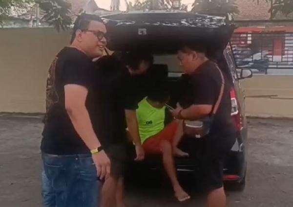 Motif Pria Bunuh Ibu Kandung lalu Buang Mayat ke Sumur di Kuningan, Kesal Disuruh Salat Motif Pria Bunuh Ibu Kandung lalu Buang Mayat ke Sumur di Kuningan, Kesal Disuruh Salat