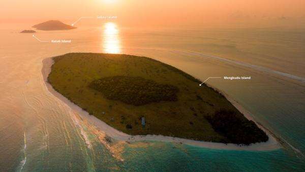 Three Island of Sumba: Menyingkap Surga Tersembunyi Salura, Kotak, dan Mangkudu Bersama Pesona Alam Timur Three Island of Sumba: Menyingkap Surga Tersembunyi Salura, Kotak, dan Mangkudu Bersama Pesona Alam Timur