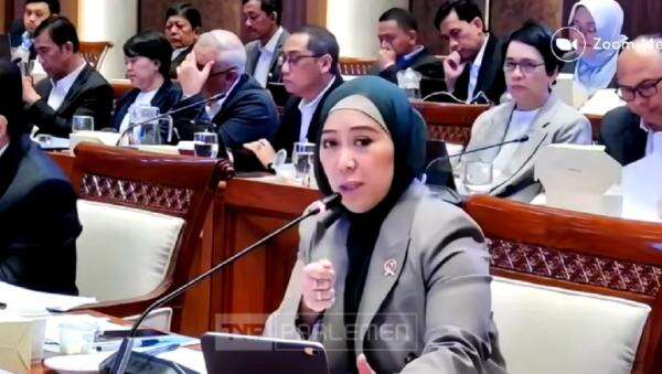 Komdigi Minta Tambahan Rp3,23 Triliun untuk 2027, Sebut Masih Kekurangan Anggaran Komdigi Minta Tambahan Rp3,23 Triliun untuk 2027, Sebut Masih Kekurangan Anggaran