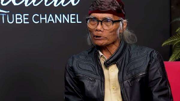 Mengharukan, Diding Boneng Meninggal Dunia Didampingi Anak Sulungnya Mengharukan, Diding Boneng Meninggal Dunia Didampingi Anak Sulungnya