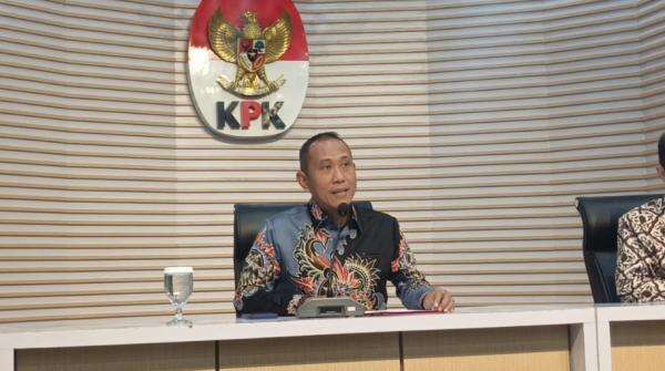 KPK Tetapkan Bupati Lombok Barat Lalu Ahmad Zaini Tersangka Usai Terjaring OTT KPK Tetapkan Bupati Lombok Barat Lalu Ahmad Zaini Tersangka Usai Terjaring OTT