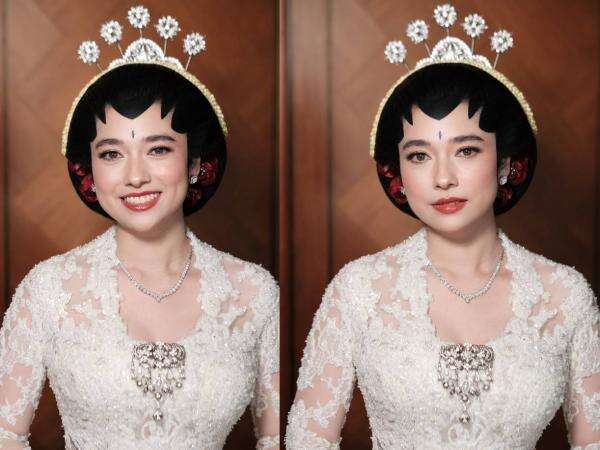 Foto Amanda Rigby di Hari Pernikahan dengan Andre Taulany, Cantik dengan Paes Jawa Foto Amanda Rigby di Hari Pernikahan dengan Andre Taulany, Cantik dengan Paes Jawa