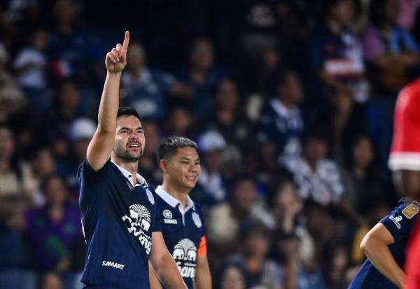 Adu Kisaran Gaji Sandy Walsh di Buriram United dengan Persib Bandung, bak Bumi dan Langit? Adu Kisaran Gaji Sandy Walsh di Buriram United dengan Persib Bandung, bak Bumi dan Langit?
