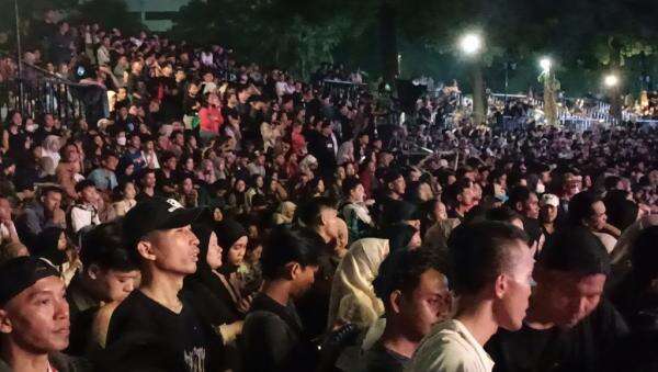 Gila Bola! Momen Ribuan Warga Padati Nobar Final Piala Dunia 2026 di Lapangan Banteng Gila Bola! Momen Ribuan Warga Padati Nobar Final Piala Dunia 2026 di Lapangan Banteng