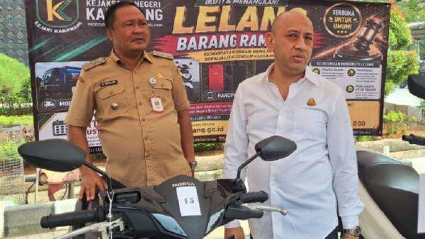 Tertarik Ikut Lelang Aset Rampasan Negara, 2 Jenis Kendaraan Ini Jadi Incaran Wabup Karawang Tertarik Ikut Lelang Aset Rampasan Negara, 2 Jenis Kendaraan Ini Jadi Incaran Wabup Karawang