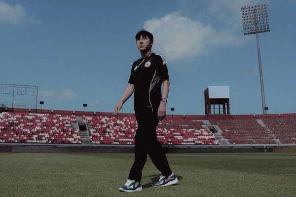 Shin Tae-yong Bawa 28 Pemain Persija TC ke Thailand, 2 Nama Menghilang Shin Tae-yong Bawa 28 Pemain Persija TC ke Thailand, 2 Nama Menghilang