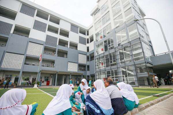 Pramono Targetkan 19 Gedung Sekolah Direvitalisasi, 16 Sudah Rampung Pramono Targetkan 19 Gedung Sekolah Direvitalisasi, 16 Sudah Rampung