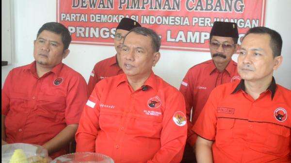 PDIP Pringsewu Perkuat Soliditas Lewat Pendidikan Kader dan Fokus Siapkan Generasi Muda PDIP Pringsewu Perkuat Soliditas Lewat Pendidikan Kader dan Fokus Siapkan Generasi Muda