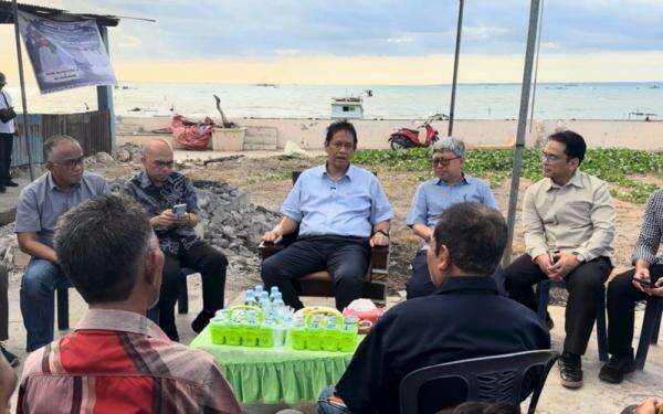 Kunjungan Kerja ke NTT, Purbaya Temui Korban Tumpahan Minyak Montara di Laut Timor Kunjungan Kerja ke NTT, Purbaya Temui Korban Tumpahan Minyak Montara di Laut Timor