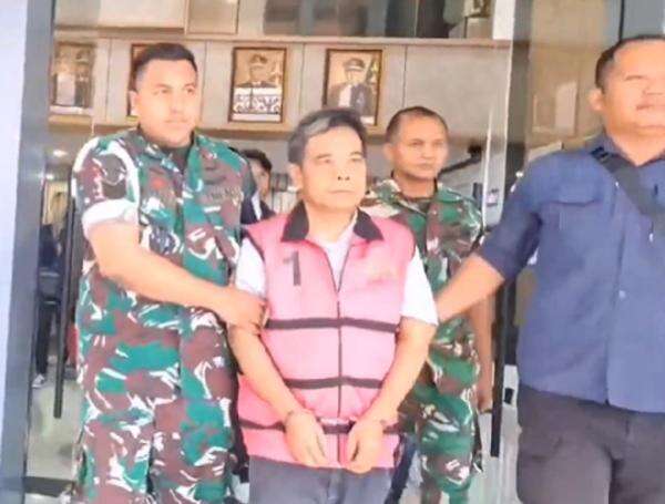 Kejati Kaltim Tahan 7 Tersangka Kasus Korupsi Tambang Batu Bara Rp6,7 Triliun Kejati Kaltim Tahan 7 Tersangka Kasus Korupsi Tambang Batu Bara Rp6,7 Triliun