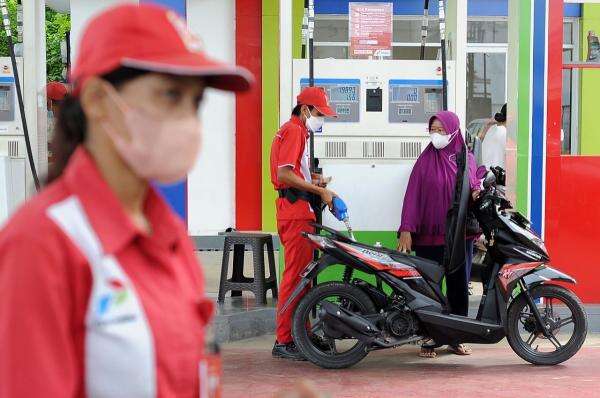Harga BBM Pertamina Turun, Cek Daftar Pertalite hingga Pertamax Hari Ini 20 Agustus Harga BBM Pertamina Turun, Cek Daftar Pertalite hingga Pertamax Hari Ini 20 Agustus