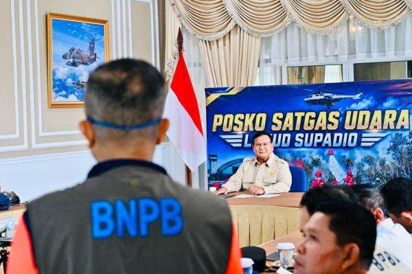 Prabowo Pimpin Ratas Karhutla di Kalbar: Saya Datang Melihat Keadaan yang Nyata Prabowo Pimpin Ratas Karhutla di Kalbar: Saya Datang Melihat Keadaan yang Nyata
