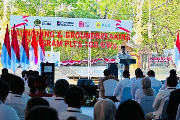 Groundbreaking PLTS 100 GW Diresmikan Prabowo, Emiten Mana Saja yang Berpotensi Kecipratan Proyek? Groundbreaking PLTS 100 GW Diresmikan Prabowo, Emiten Mana Saja yang Berpotensi Kecipratan Proyek?