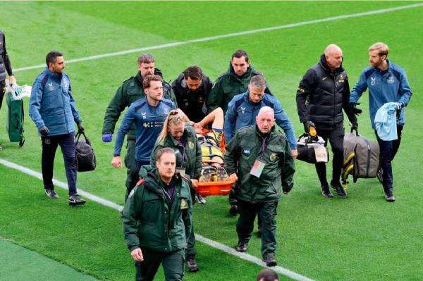 Kondisi Terkini Emiliano Martinez usai Benturan Horor saat Chelsea Lawan Everton Kondisi Terkini Emiliano Martinez usai Benturan Horor saat Chelsea Lawan Everton