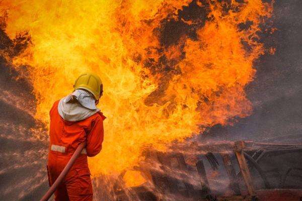 Kebakaran di Apartemen Tanah Abang, 14 Orang Berhasil Dievakuasi Kebakaran di Apartemen Tanah Abang, 14 Orang Berhasil Dievakuasi