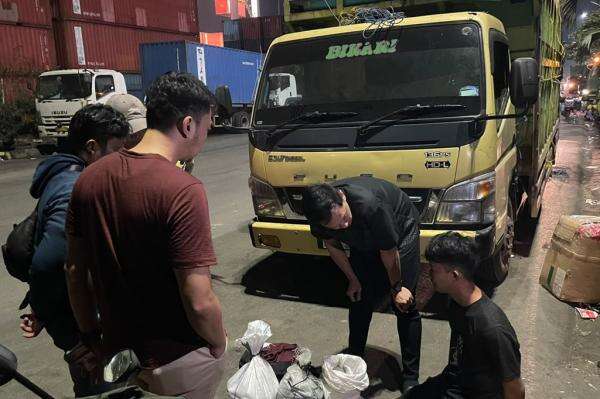 Polisi Gagalkan Penyelundupan 150 Kg Pasir Timah dari Babel via Tanjung Priok, Tangkap 1 Orang Polisi Gagalkan Penyelundupan 150 Kg Pasir Timah dari Babel via Tanjung Priok, Tangkap 1 Orang