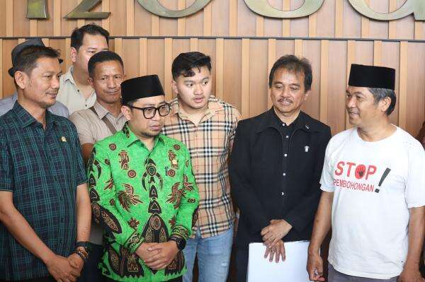 Polemik Ijazah Gibran, PKB Kaji Usulan Hak Angket Polemik Ijazah Gibran, PKB Kaji Usulan Hak Angket