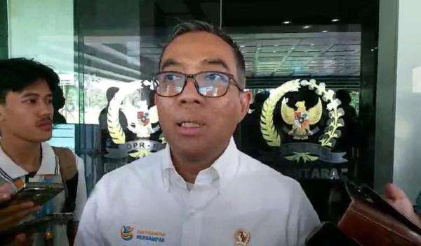 Prabowo Ingin Gratiskan Kuliah di Kampus Negeri, Mendiktisaintek Hitung Kebutuhan Biaya Prabowo Ingin Gratiskan Kuliah di Kampus Negeri, Mendiktisaintek Hitung Kebutuhan Biaya