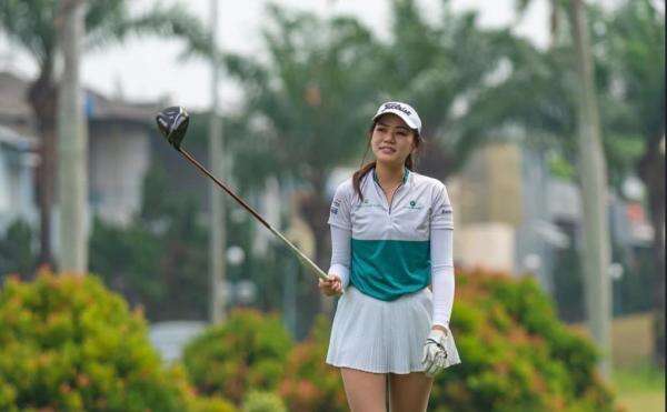 Terungkap! Atlet Golf Jesslyn Wijaya Berada di Luar Negeri Bersama Ibu dan Bibinya Terungkap! Atlet Golf Jesslyn Wijaya Berada di Luar Negeri Bersama Ibu dan Bibinya