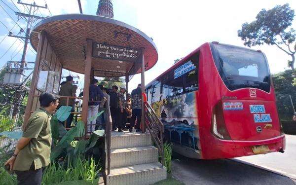 Penumpang TransJateng Kini Bisa Masuk Dusun Semilir Gratis, Cukup Tunjukkan Tiket Penumpang TransJateng Kini Bisa Masuk Dusun Semilir Gratis, Cukup Tunjukkan Tiket