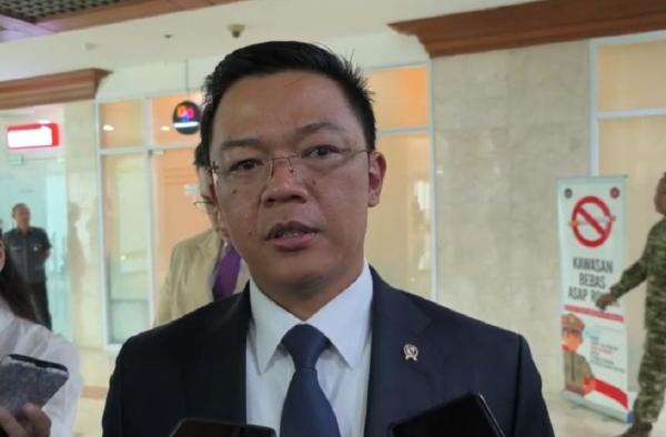 Ketum Parpol Koalisi Bertemu Bahas RUU Pemilu, Gerindra Setuju Ambang Batas Parlemen 5 Persen Ketum Parpol Koalisi Bertemu Bahas RUU Pemilu, Gerindra Setuju Ambang Batas Parlemen 5 Persen