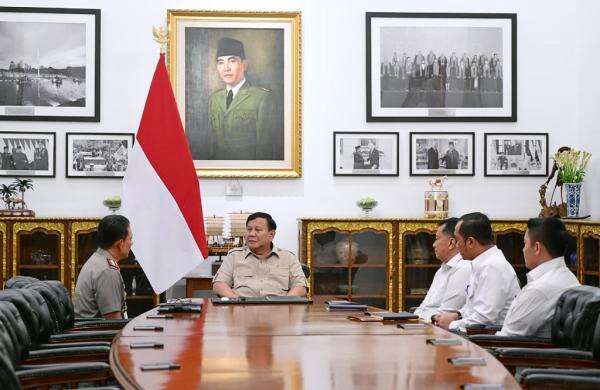 Panggil Wamenpan RB dan Wakapolri, Prabowo Minta ASN hingga Polri Jawab Kebutuhan Rakyat Panggil Wamenpan RB dan Wakapolri, Prabowo Minta ASN hingga Polri Jawab Kebutuhan Rakyat