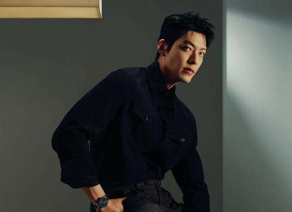 Kim Woo Bin Beri Kejutan untuk Penggemar, Hadiahkan Parfum! Kim Woo Bin Beri Kejutan untuk Penggemar, Hadiahkan Parfum!