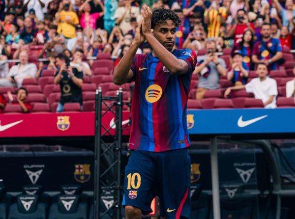 Gara-Gara 3 Pemain Barcelona Ini, Lamine Yamal Dilaporkan Tidak Bahagia di Camp Nou Gara-Gara 3 Pemain Barcelona Ini, Lamine Yamal Dilaporkan Tidak Bahagia di Camp Nou