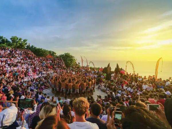 5 Pertimbangan Memilih Jadwal Penerbangan Pagi atau Malam 5 Pertimbangan Memilih Jadwal Penerbangan Pagi atau Malam
