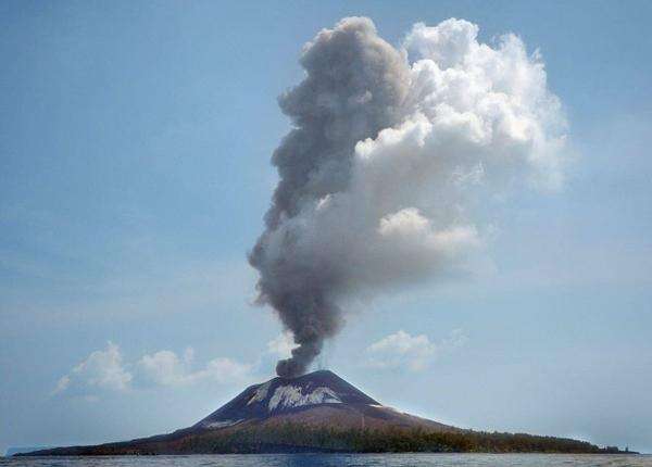 Aktivitas Anak Krakatau Menurun, Warga Pulau Sebesi Lampung Diminta Tetap Waspada Aktivitas Anak Krakatau Menurun, Warga Pulau Sebesi Lampung Diminta Tetap Waspada