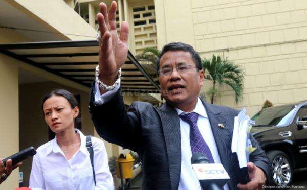 Hotman Paris Akhirnya Minta Maaf Buntut Ucapan 'Lu Punya Otak Gak Sih' ke Wartawan Hotman Paris Akhirnya Minta Maaf Buntut Ucapan 'Lu Punya Otak Gak Sih' ke Wartawan
