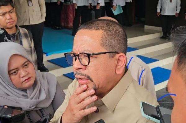 Tangkal Hoaks, Qodari Usul Akun Medsos Terhubung KTP hingga Nomor HP Tangkal Hoaks, Qodari Usul Akun Medsos Terhubung KTP hingga Nomor HP