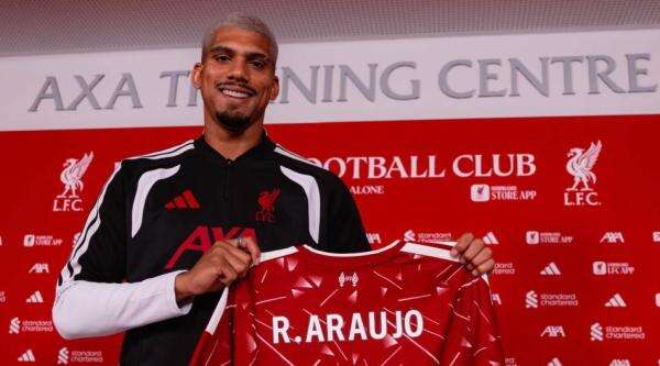 Gabung Liverpool, Ronald Araujo Pilih Nomor 33 karena Alasan Menyentuh Gabung Liverpool, Ronald Araujo Pilih Nomor 33 karena Alasan Menyentuh