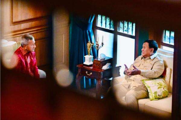 Menlu Singapura Mendadak Bertemu Presiden Prabowo di Hambalang, Ada Apa? Menlu Singapura Mendadak Bertemu Presiden Prabowo di Hambalang, Ada Apa?