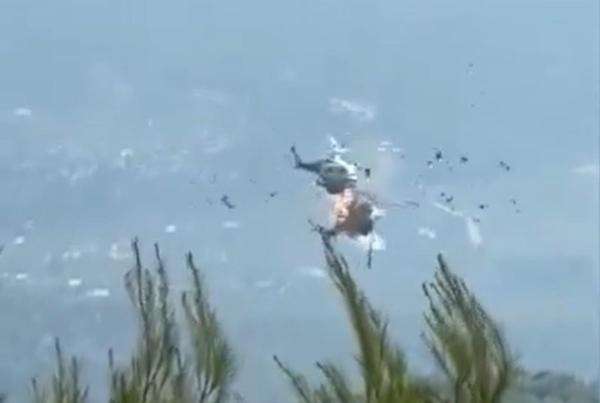 2 Helikopter Pemadam Kebakaran Tabrakan di Yunani, Dua Orang Tewas 2 Helikopter Pemadam Kebakaran Tabrakan di Yunani, Dua Orang Tewas