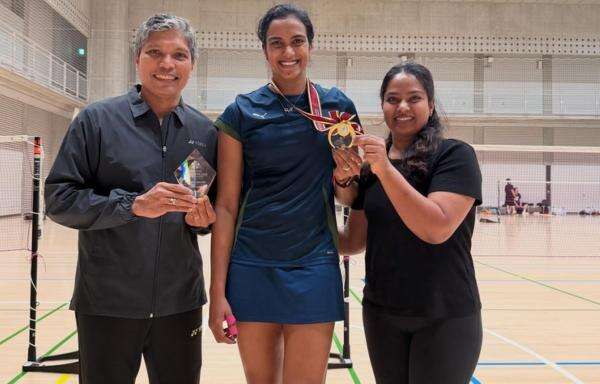 Ada Peran Pelatih Indonesia Irwansyah di Balik Keberhasilan PV Sindhu Akhiri Puasa Gelar Hampir 2 Tahun Ada Peran Pelatih Indonesia Irwansyah di Balik Keberhasilan PV Sindhu Akhiri Puasa Gelar Hampir 2 Tahun